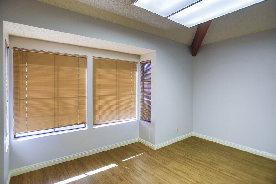 More Photos Of 1810 E 17th St, Santa Ana Medical For Lease