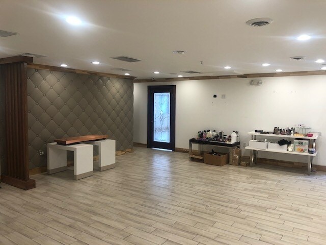 More Photos Of 2280 E 14 Mile Rd, Warren Storefront For Sale