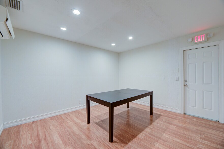 More Photos Of 359 10th St, West Palm Beach Storefront Retail Office For Sale