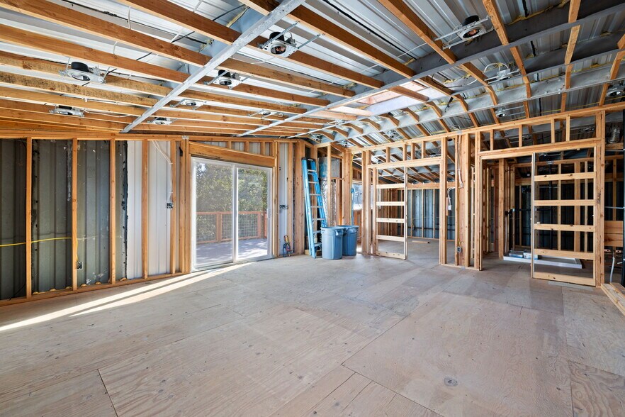 More Photos Of 833 Gravenstein Hwy S, Sebastopol Warehouse For Sale