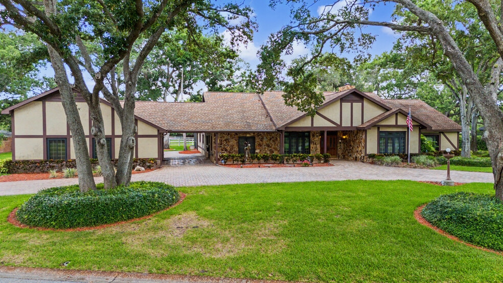 More Photos Of 2160 Laurence Dr, Clearwater Office For Sale