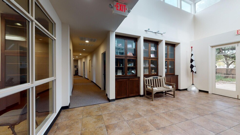 More Photos Of 7910 Cameron Rd, Austin Office For Sale