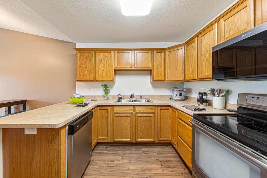 More Photos Of 665 El Dorado Ln SE, Owatonna Multifamily For Sale