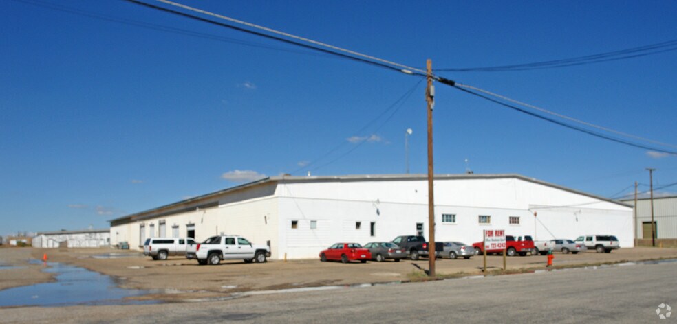 More Photos Of 2220-2222 Avenue A, Lubbock Warehouse For Lease