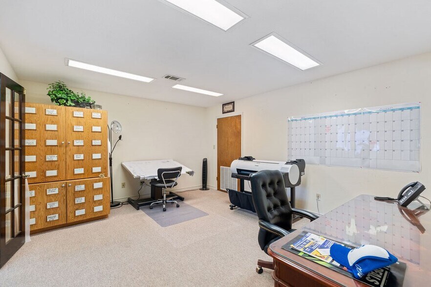 More Photos Of 2524 US Highway 96 N, Center Warehouse For Sale