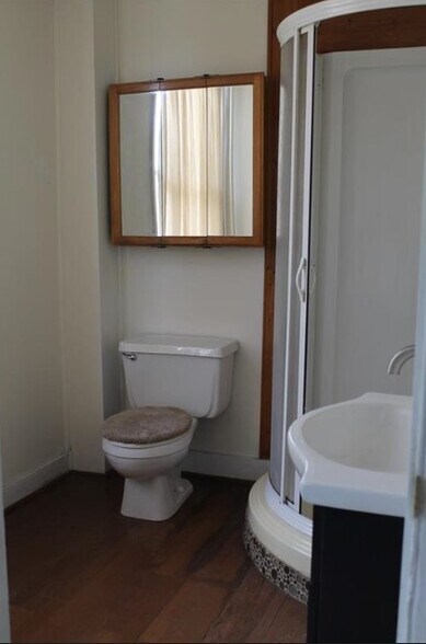 More Photos Of 12 Park Pl, Hudson Storefront Retail Residential For Sale