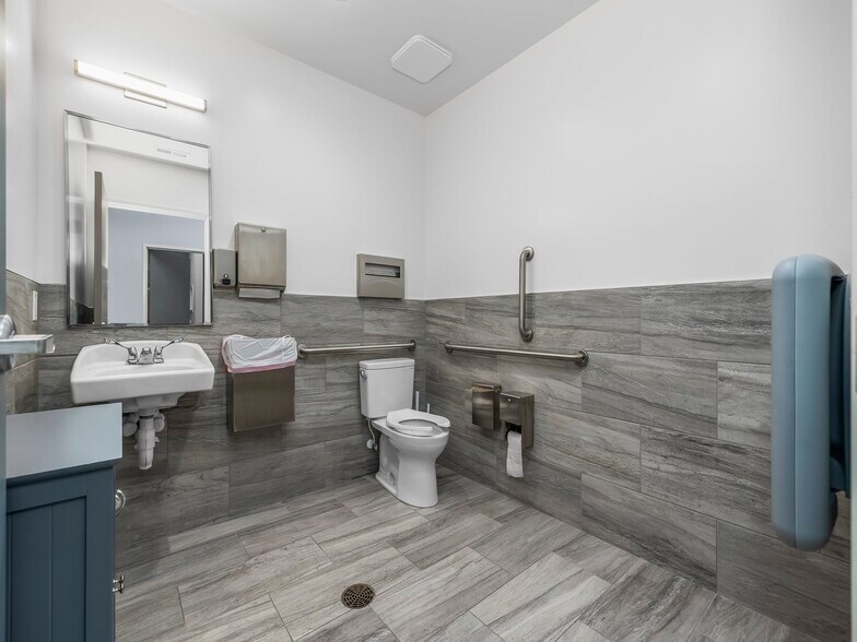 More Photos Of 2255 N University Pky, Provo General Retail For Lease