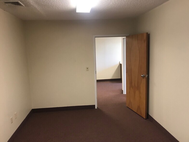 More Photos Of 222 Mckee St, Manchester Office For Lease