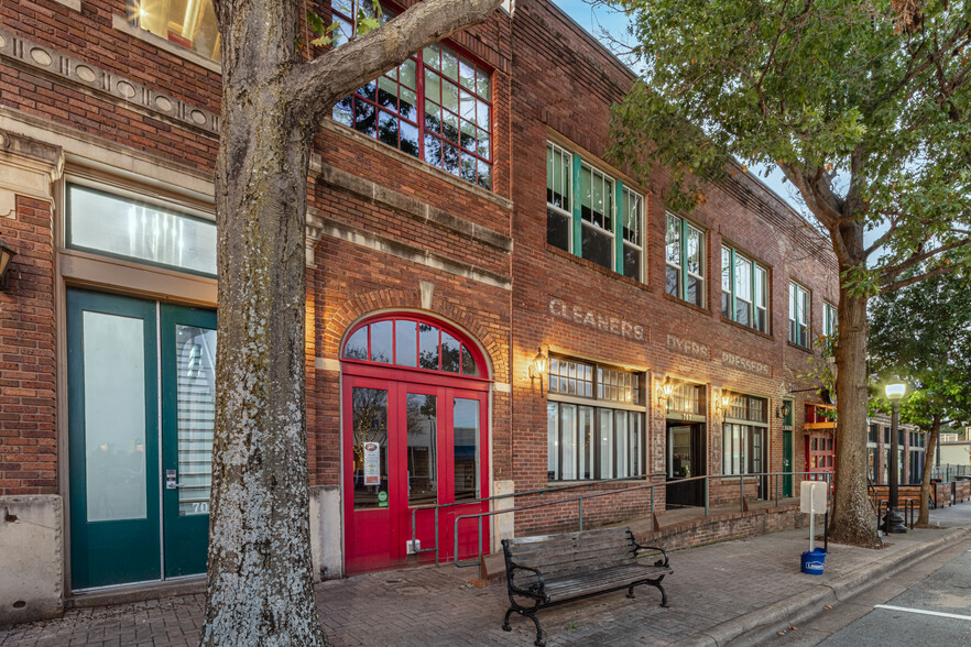 Primary Photo Of 701 W Magnolia Ave, Fort Worth Storefront Retail Residential For Lease