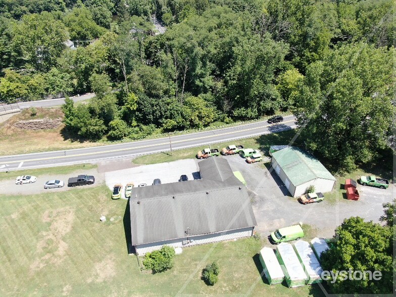 More Photos Of 1612 E Main St, Douglassville Warehouse For Sale