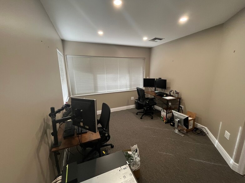 More Photos Of 4821 Central Ave, Saint Petersburg Office For Lease