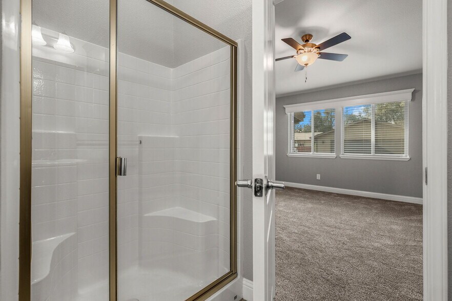 More Photos Of 2081 Victor Ave, Redding Office For Sale