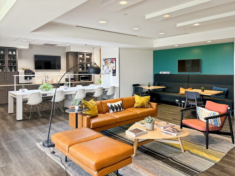 More Photos Of 300 Spectrum Center Dr, Irvine Coworking Space