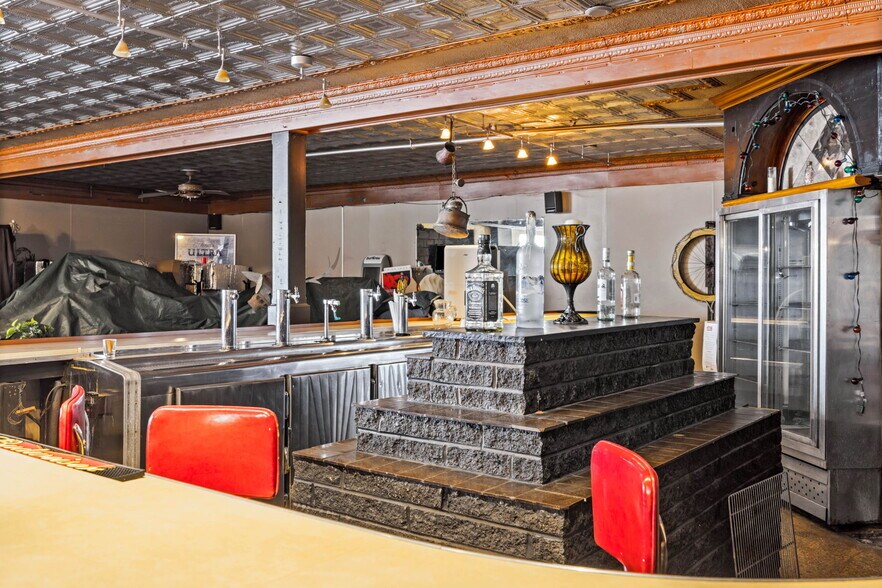 More Photos Of 1000 W State St, Coal Township Restaurant For Sale