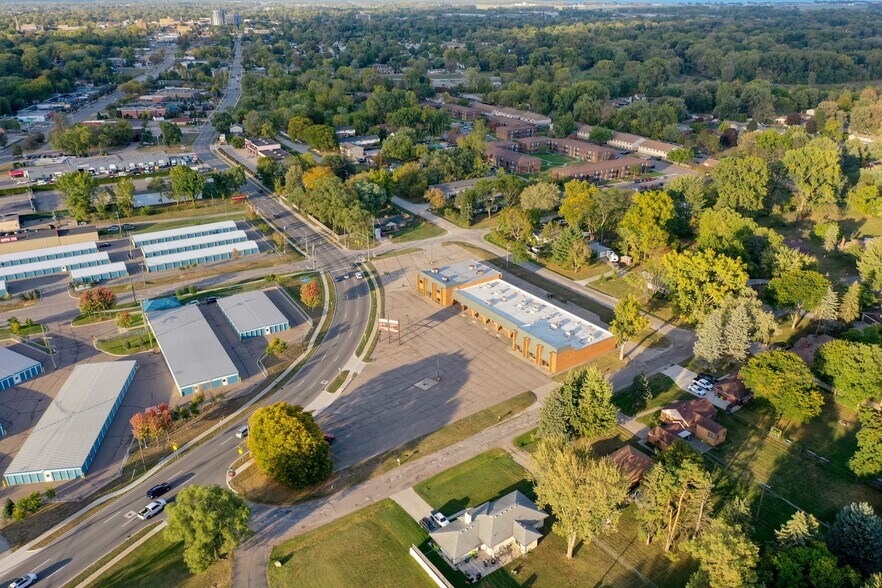 More Photos Of 38116-38160 S Gratiot Ave, Clinton Township Freestanding For Sale