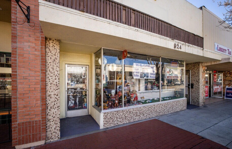 More Photos Of 924 E Main St, Santa Paula Storefront For Sale