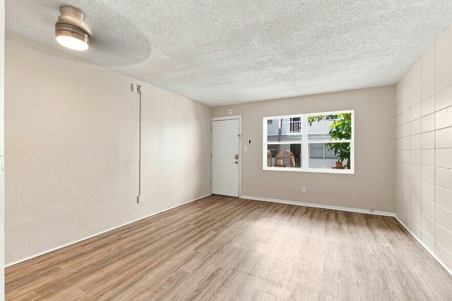 More Photos Of 425 2nd St N, Saint Petersburg Apartments For Sale