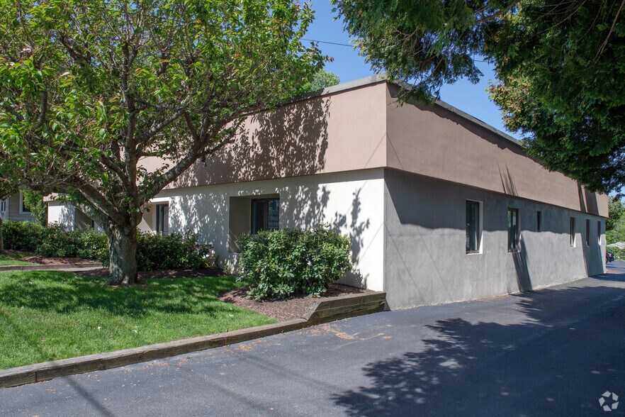 More Photos Of 970 Hope St, Bristol Medical For Lease