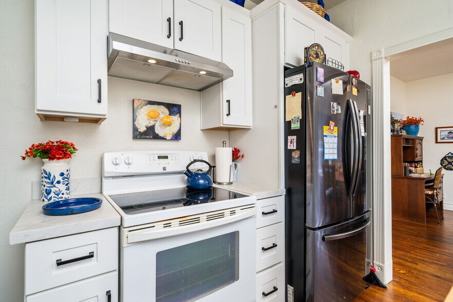 More Photos Of 124 N Vista Bonita Ave, Glendora Apartments For Sale