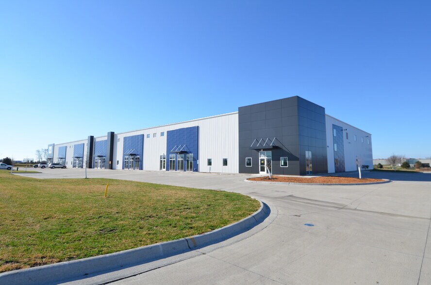 More Photos Of 650 Capital Dr SW, Cedar Rapids Warehouse For Lease