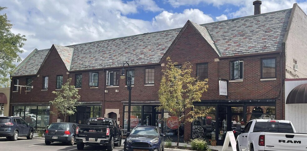 Primary Photo Of 122-126 W Wayne St, Maumee Medical For Sale