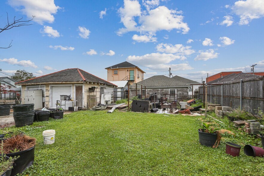 More Photos Of 406 Iris Ave, Jefferson Flex For Lease