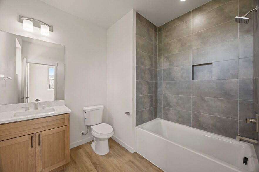 More Photos Of 5860 N Missouri Ave, Portland Apartments For Sale