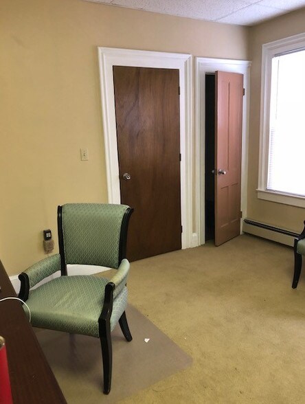 More Photos Of 16 New Park Ave, Hartford Storefront Retail Residential For Sale