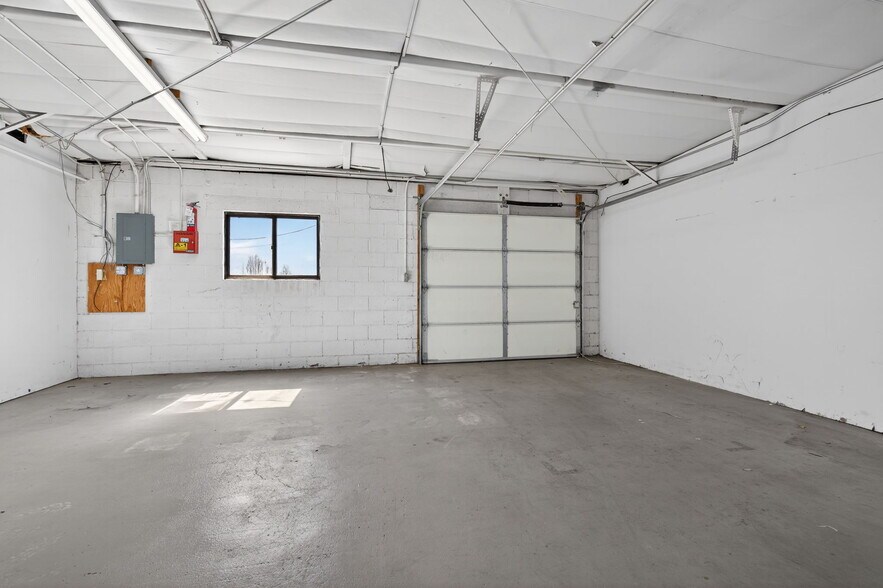 More Photos Of 12860 W Cedar Dr, Lakewood Light Manufacturing For Lease