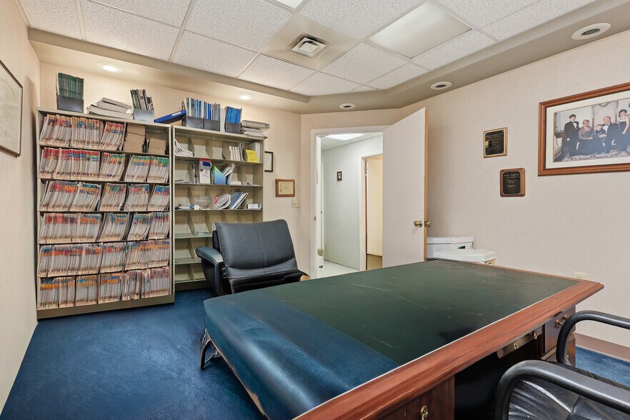 More Photos Of 381 N 9th Ave, Scranton Medical For Sale