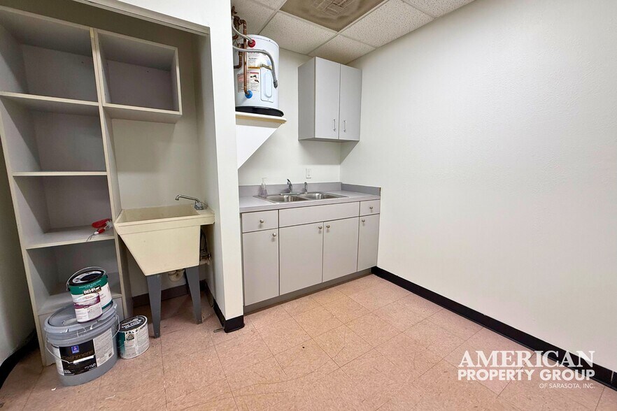 More Photos Of 410 4th Ave E, Bradenton Medical For Lease