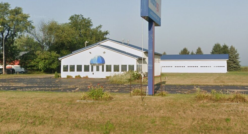 Primary Photo Of 15096 Us Highway 131 S, Schoolcraft Auto Dealership For Lease