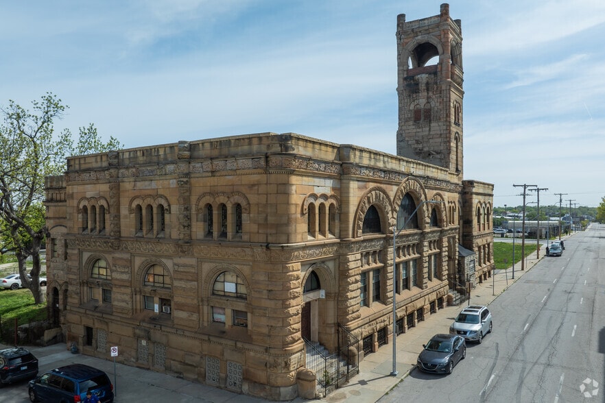 Primary Photo Of 1000 E 9th St, Kansas City Religious Facility For Sale