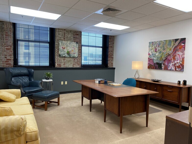 More Photos Of 254 Court Ave, Memphis Loft Creative Space For Sale
