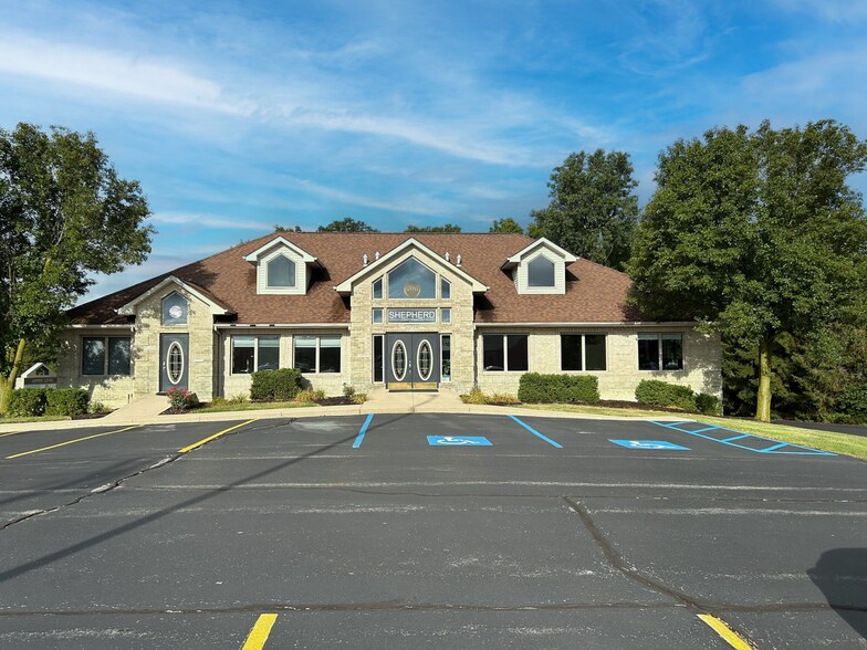 More Photos Of 10729 Coldwater Rd, Fort Wayne Office For Sale