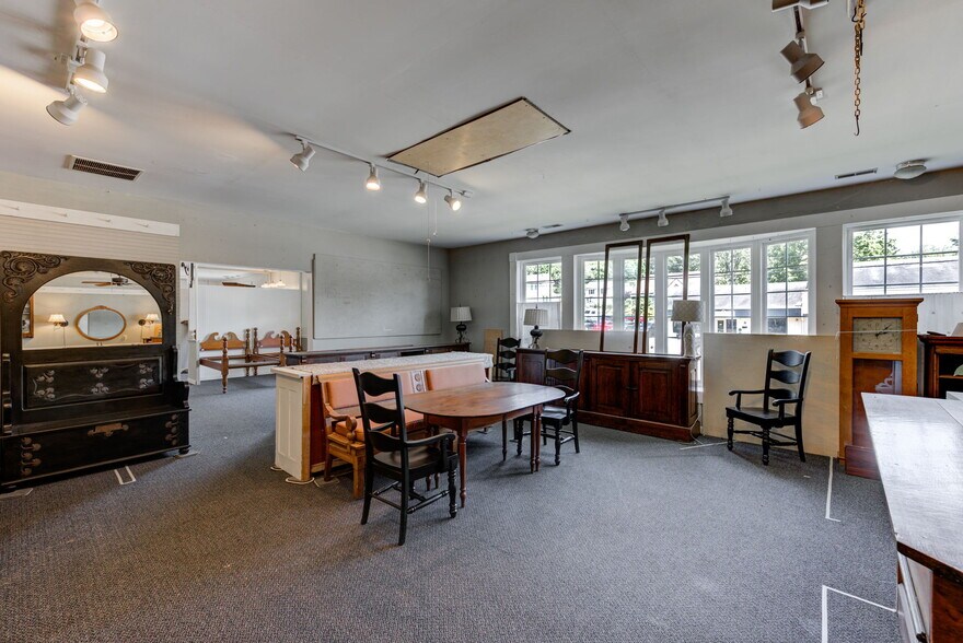 More Photos Of 9430 Main Ave, Cincinnati General Retail For Sale