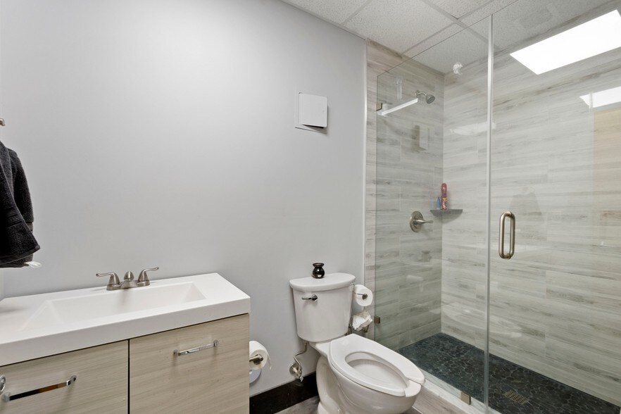 More Photos Of 1441 S Powerline Rd, Pompano Beach Auto Dealership For Lease