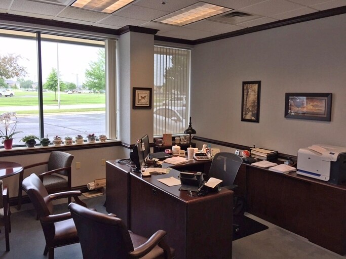 More Photos Of 1630 E Bradford Pky, Springfield Medical For Lease