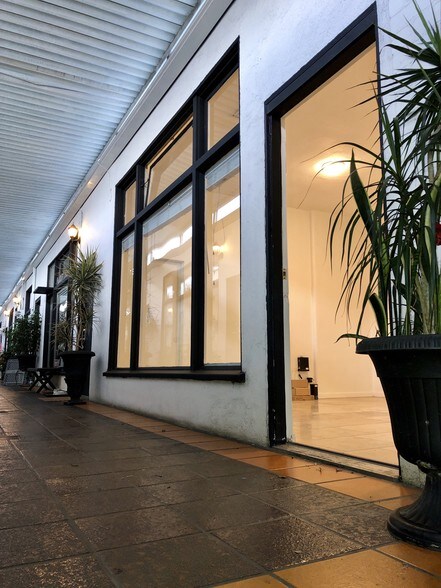 More Photos Of 8685 Wilshire Blvd, Beverly Hills Storefront Retail Office For Lease