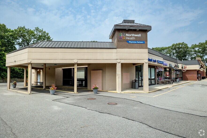 More Photos Of 721-755 Fort Salonga Rd, Northport General Retail For Sale