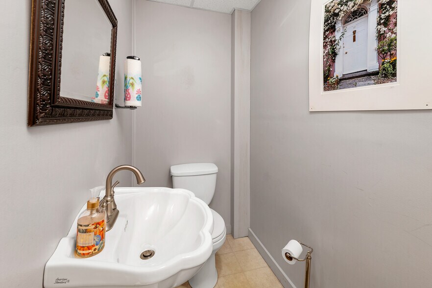 More Photos Of 141 Main St, Alton Storefront Retail Residential For Sale