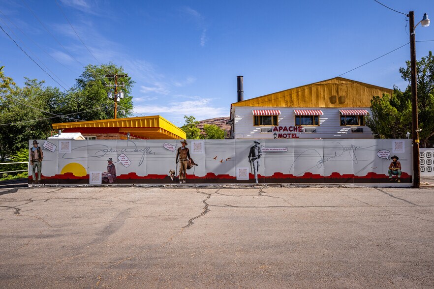 More Photos Of 166 S 400 E, Moab Hotel For Sale