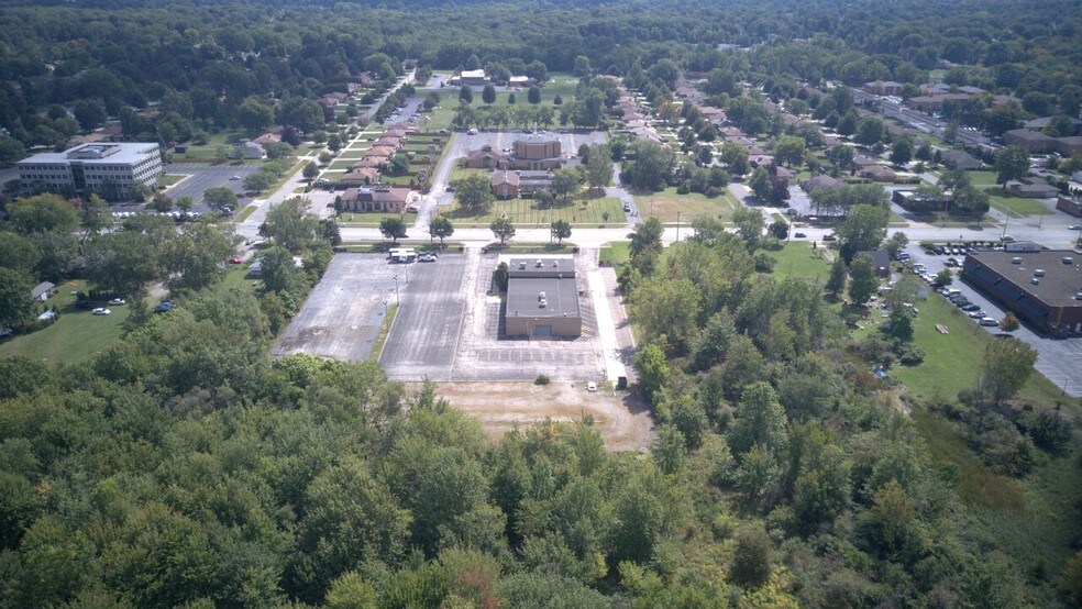 More Photos Of 7168 Pearl Rd, Middleburg Heights Freestanding For Sale