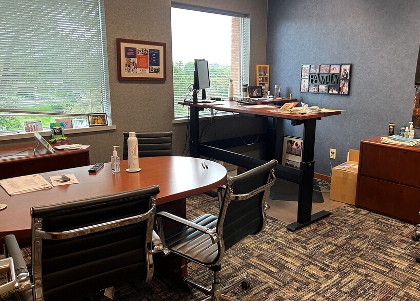 More Photos Of 1221 John Q Hammons Dr, Madison Office For Lease