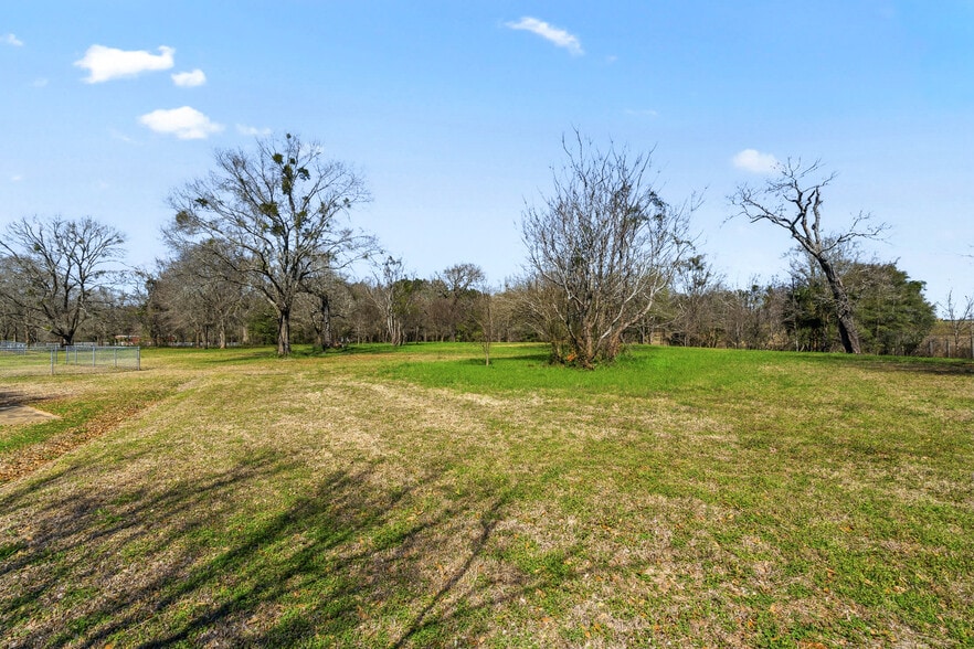 More Photos Of 2828 Harvest Rd, Jay Religious Facility For Sale