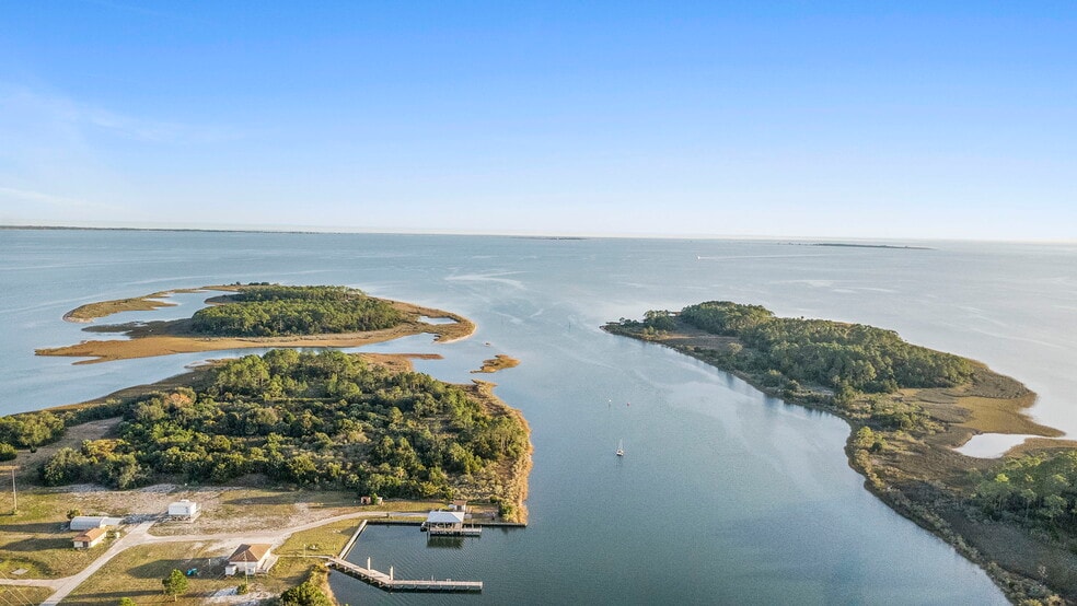 More Photos Of 275 Timber Island Rd, Carrabelle Restaurant For Sale