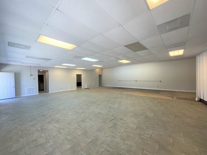 More Photos Of 1443 N E St, San Bernardino Freestanding For Sale