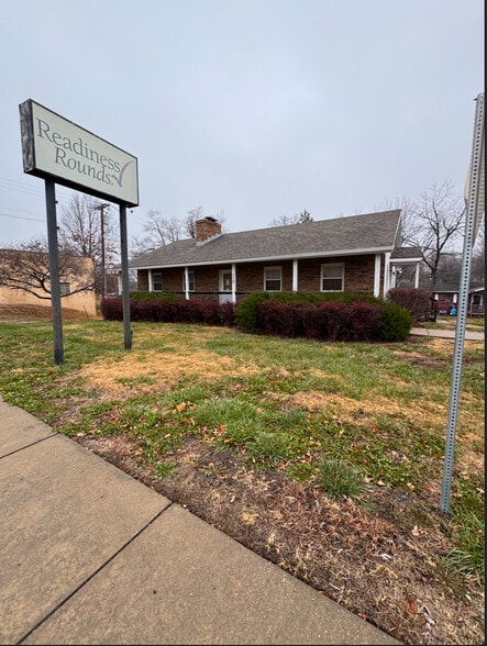 Primary Photo Of 112 E 10th St, Eudora Office For Sale