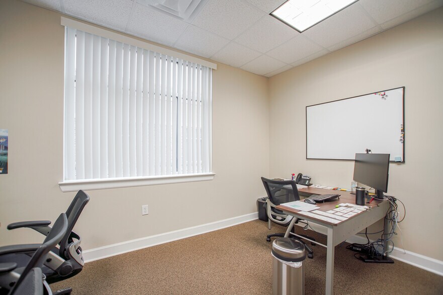 More Photos Of 16000 Park Ten Pl, Houston Office For Lease