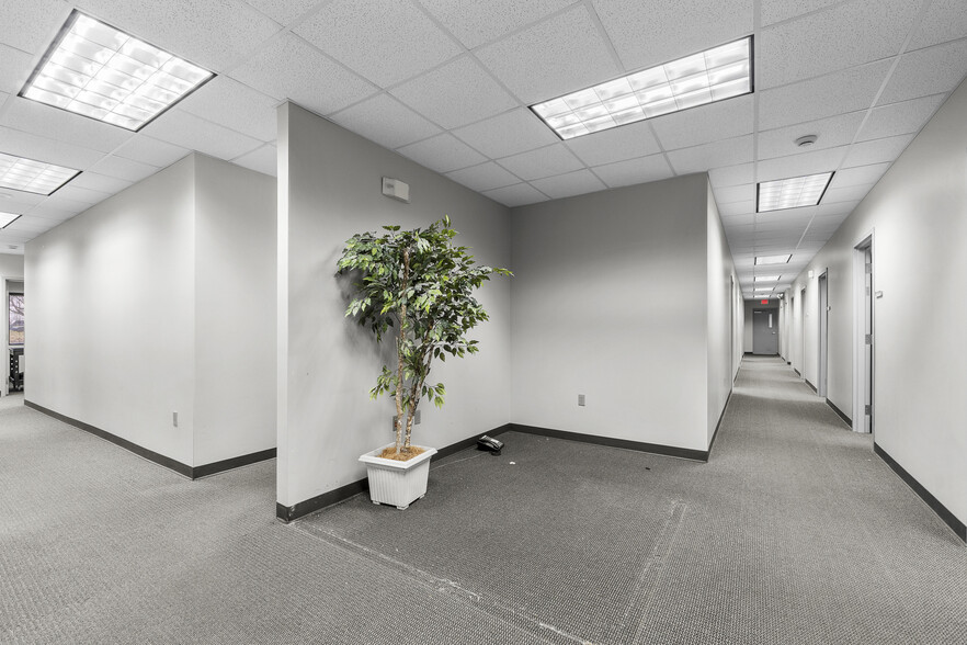 More Photos Of 7200 US-150, Greenville Office For Sale